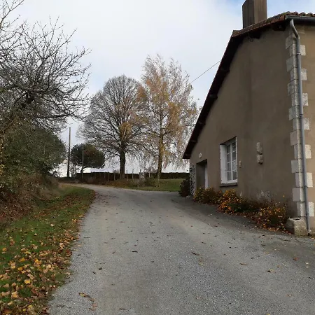 Holiday home De La Sapiniere A 15 Min Du Puy Du Fou *
