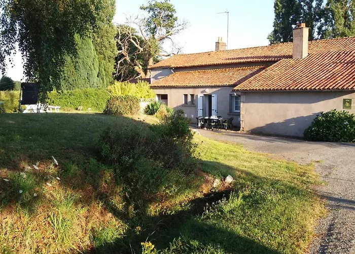 Semesterbostad De La Sapiniere A 15 Min Du Puy Du Fou *