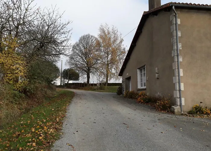 Semesterbostad De La Sapiniere A 15 Min Du Puy Du Fou *